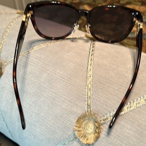 Gucci Sunglasses … - Picture 4 of 5